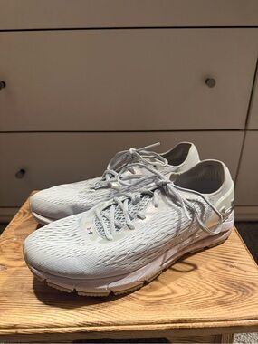 Women’s Under Armor HOVR SONIC Shoes